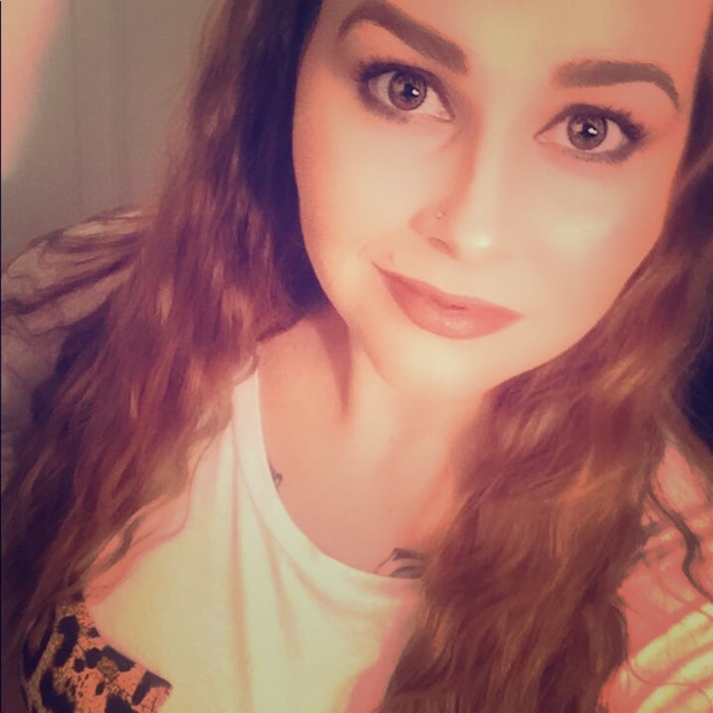 Meet your Posher, Dominique